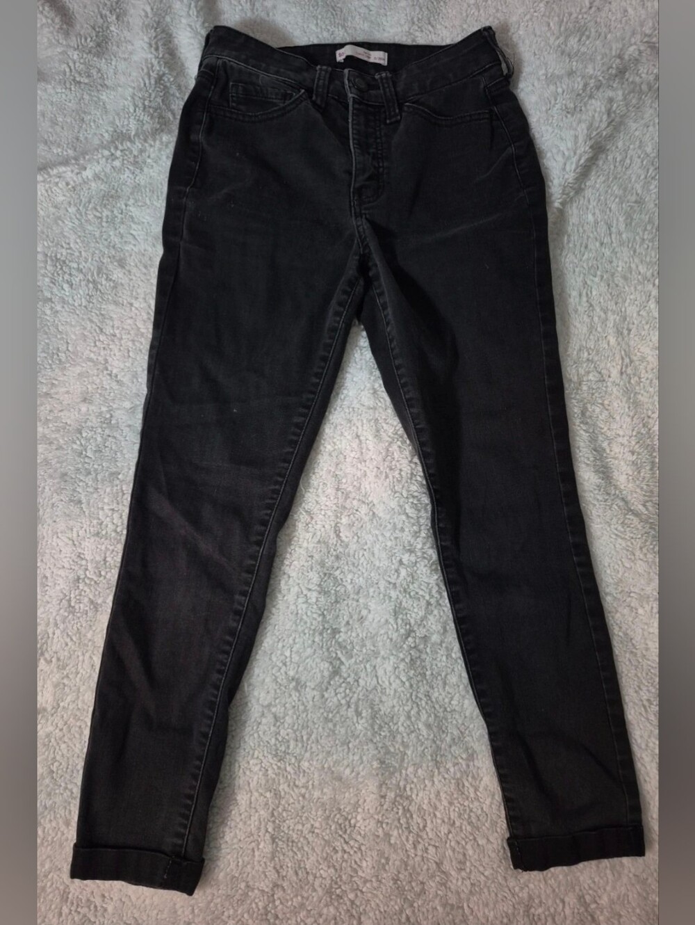 Black skinny capri